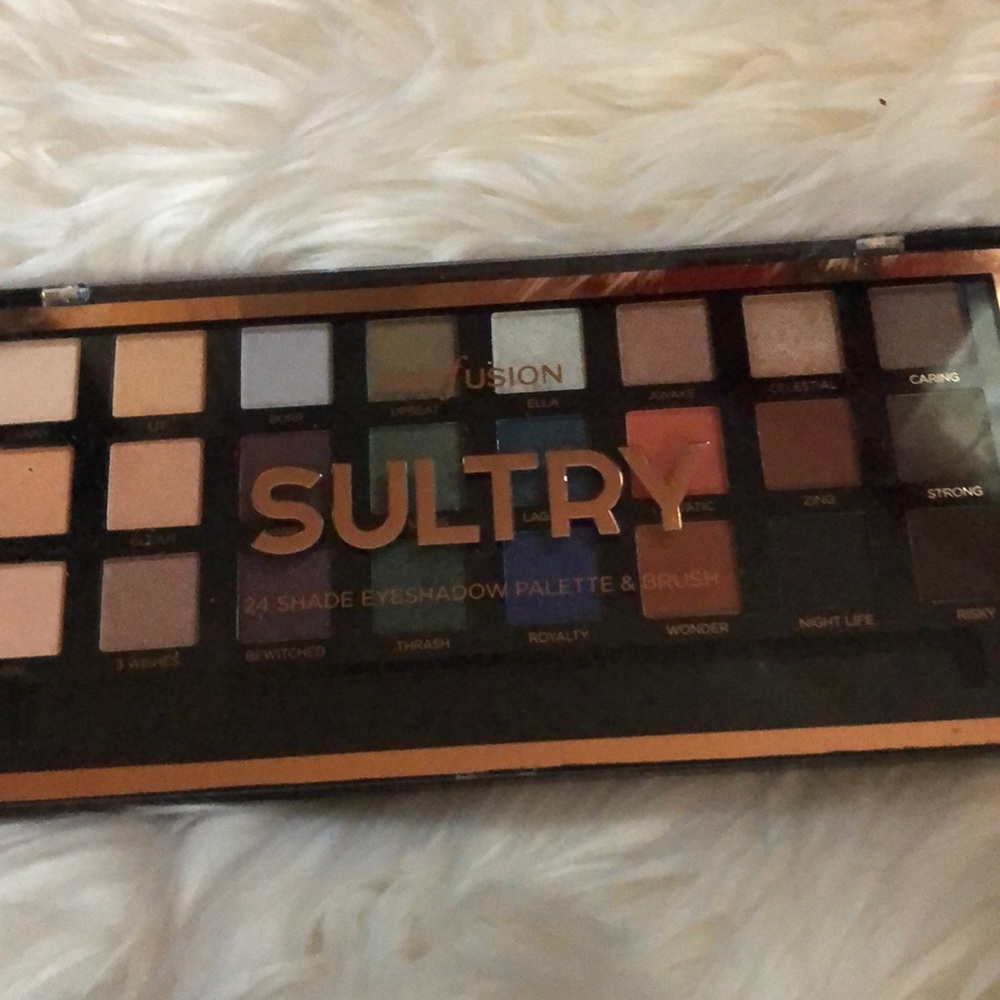 Profusion sultry palette